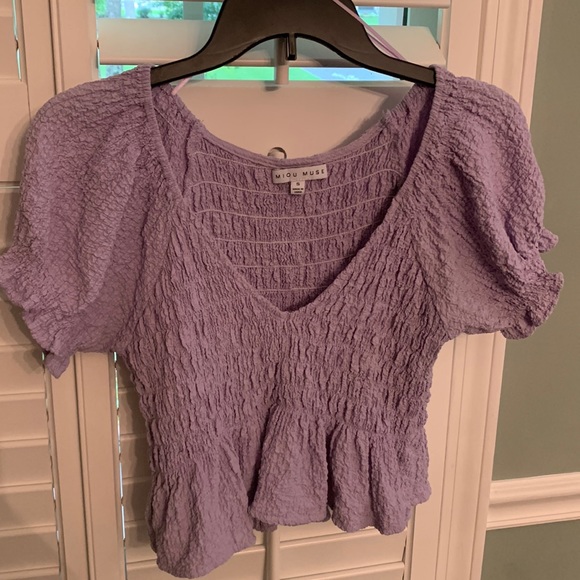 Lavender cropped blouse! - Picture 2 of 3